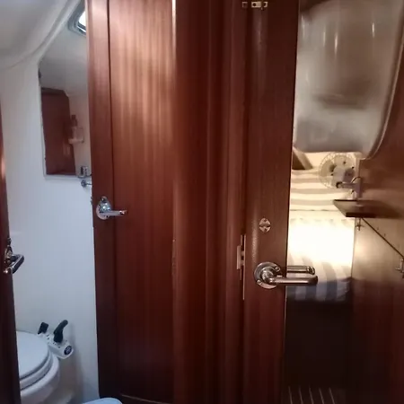 Velero Amore بوتيل أرّاثيفي
